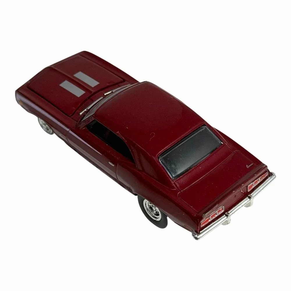1969 Chevy V-8 Camaro SS 350 Collectible‎ 1/64 Scale Diecast Diorama Model